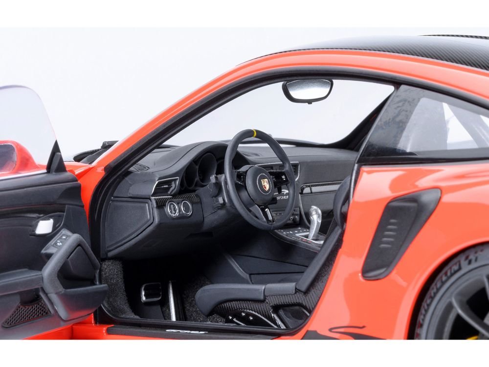 Porsche 911 (991.2) GT3 RS Weissach Lava Orange with Carbon Hood and Top 1/18 Model Car by Autoart view 4
