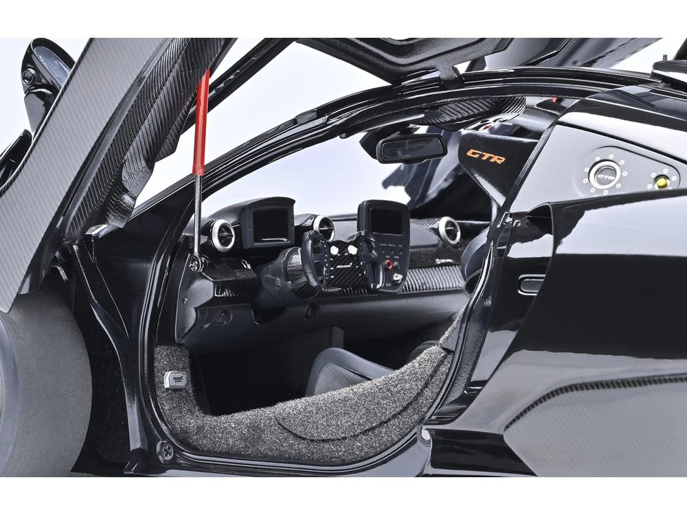 McLaren Senna GTR Onyx Black 1/18 Model Car by Autoart view 3