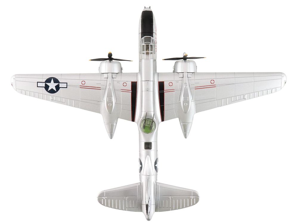 Douglas A-20G Havoc Aircraft "Little Chief 43-9521 321st BS" (1944) United States Army Air Forces "Air Power Series" 1/72 Diecast Model by Hobby Master view 4