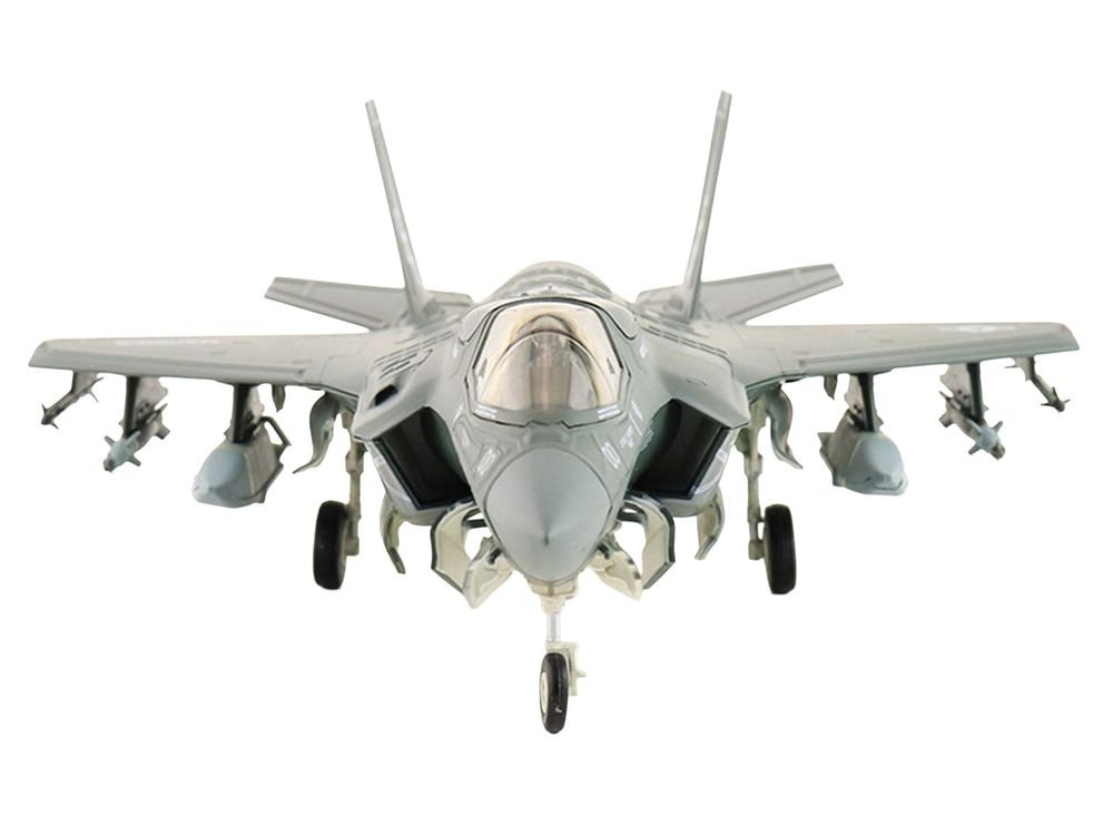 Lockheed Martin F-35B Lightning II Aircraft (Beast Mode) "170533 VMFA-533 Hawks" (2025) United States Marine Corps "Air Power Series" 1/72 Diecast Model by Hobby Master view 3