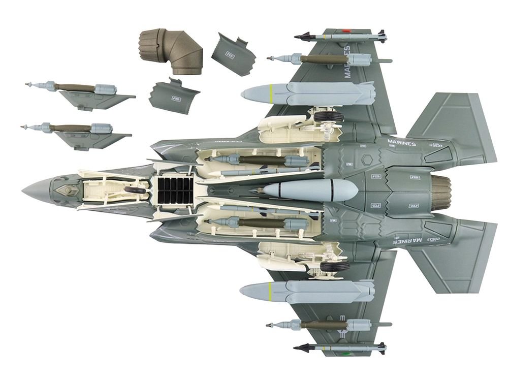 Lockheed Martin F-35B Lightning II Aircraft (Beast Mode) "170533 VMFA-533 Hawks" (2025) United States Marine Corps "Air Power Series" 1/72 Diecast Model by Hobby Master view 5