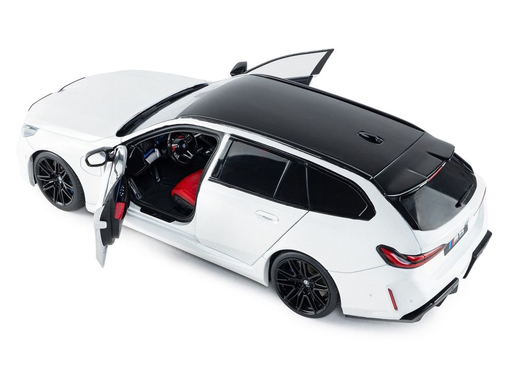2025 BMW M5 Touring Alpine White with Black Top 1/18 Diecast Model Car by Solido view 4