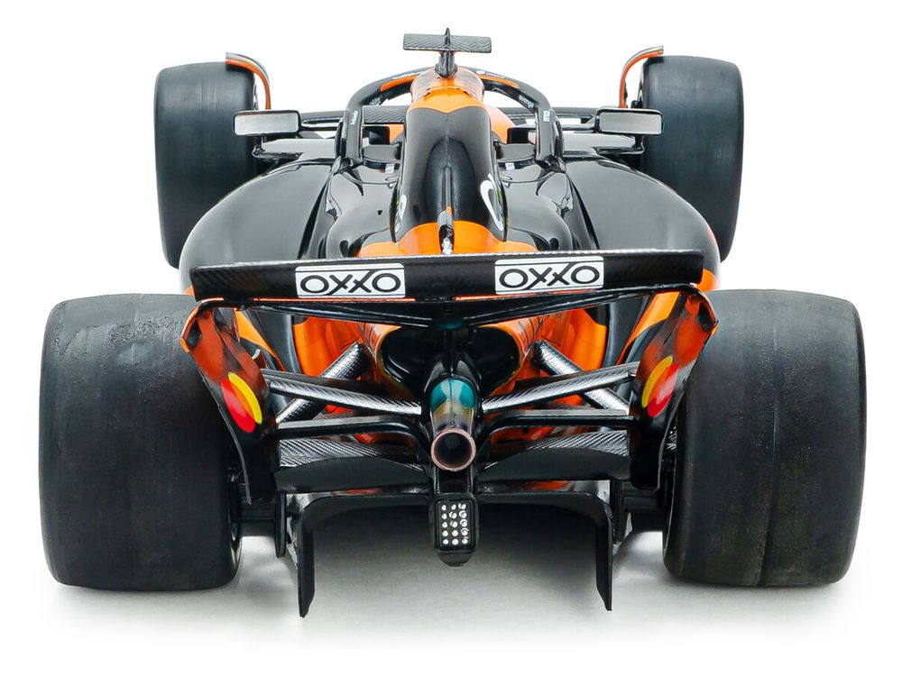 McLaren MCL39 #81 Oscar Piastri "OKX" Winner Formula One F1 "Chinese GP" (2025) "Competition" Series 1/18 Diecast Model Car by Solido view 5