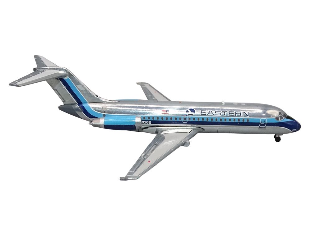 McDonnell Douglas DC-9-14 Commercial Aircraft "Eastern Air Lines" (N8910E) Silver with Blue Stripes 1/400 Diecast Model by V1:400 view 2