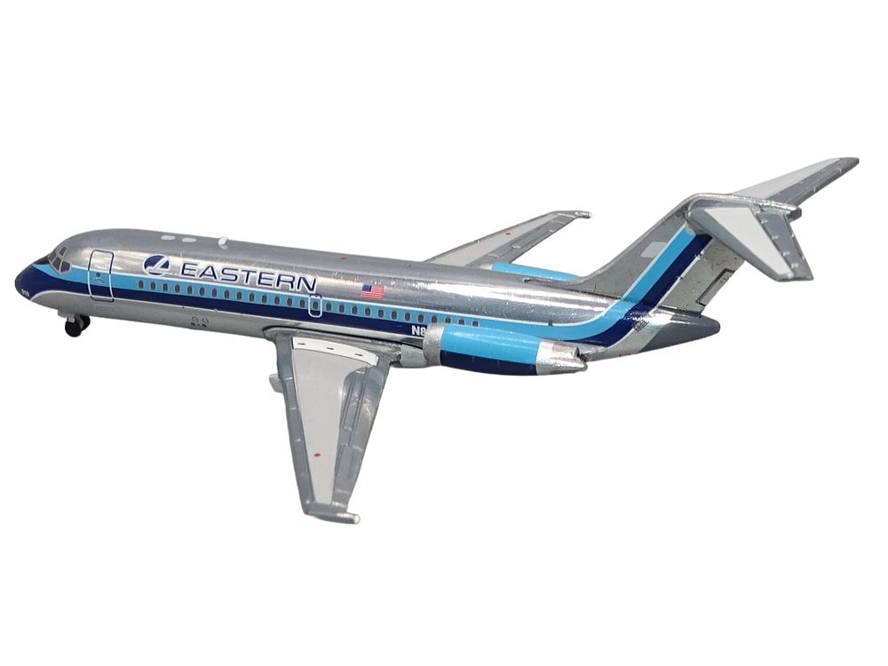 McDonnell Douglas DC-9-14 Commercial Aircraft "Eastern Air Lines" (N8910E) Silver with Blue Stripes 1/400 Diecast Model by V1:400 view 3