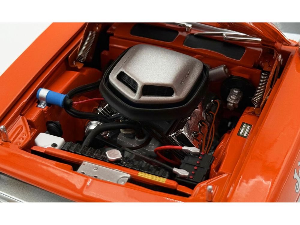 426 HEMI Engine and Transmission Replica from "1970 Plymouth HEMI Cuda" 1/18 Model by ACME view 2