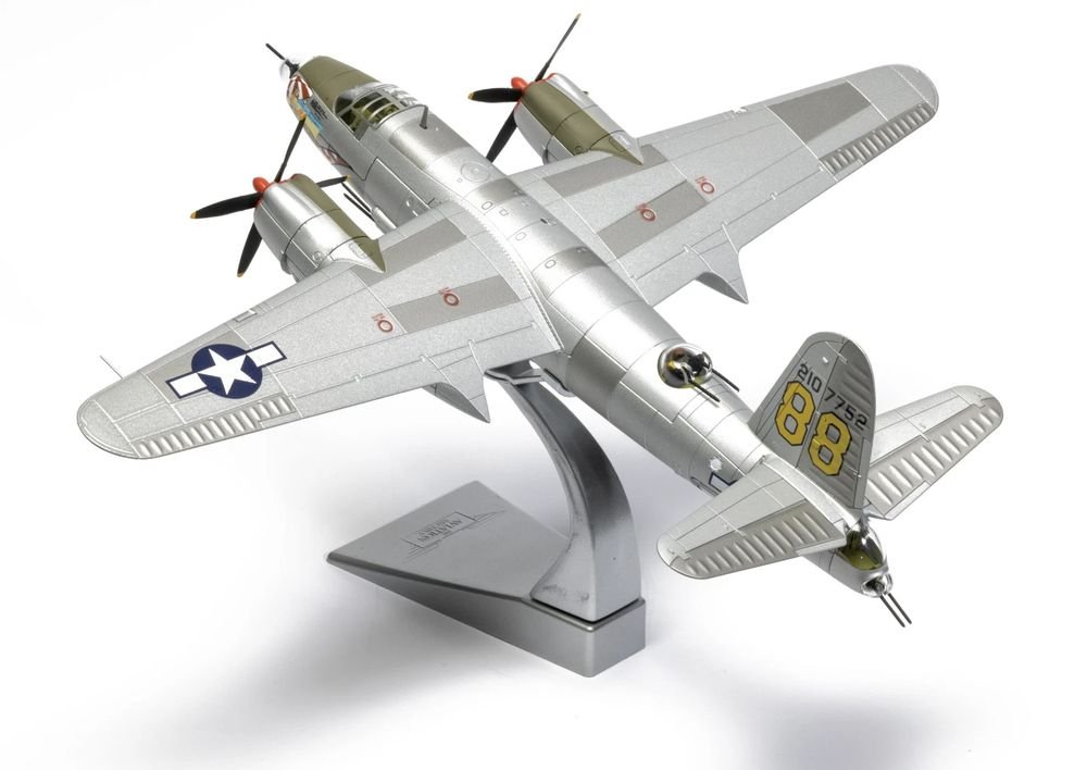 Martin B-26C-45-MO Marauder Aircraft "42-107752 Miss Arkansas 444th BS 320th BG 12th Air Force" (1944) United States Army Air Forces "The Aviation Archive" Series 1/72 Diecast Model by Corgi view 3