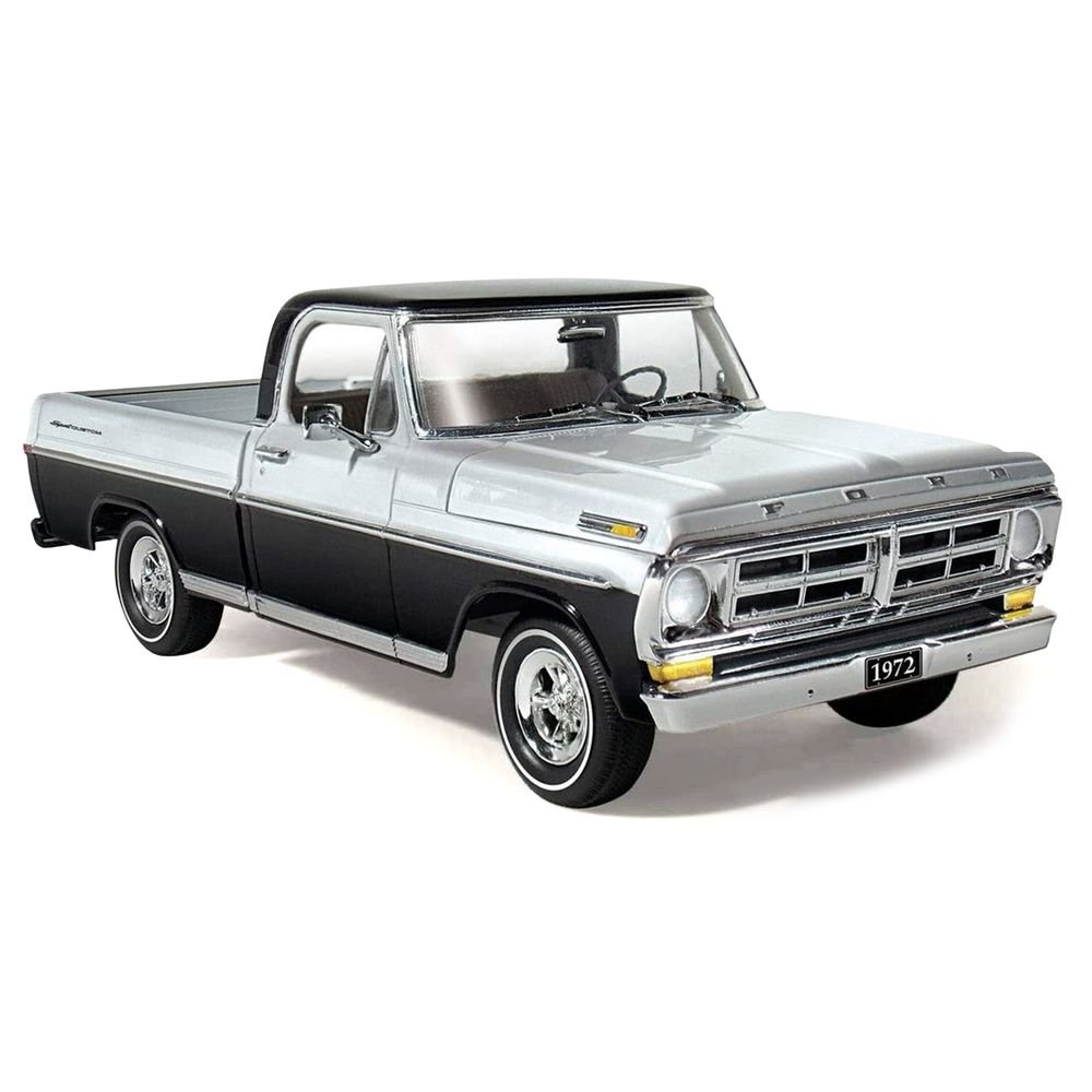 Skill 3 Model Kit 1972 Ford Sport Custom Pickup Truck 1/25 Scale Model by Moebius view 2