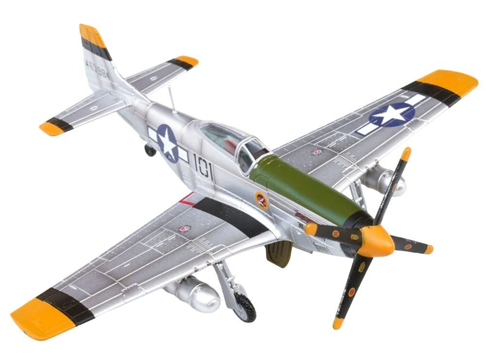 North American P-51D Mustang Aircraft "Margaret IV James Tapp 78th Fighter Squadron 15th Fighter Group Twentieth Air Force Iwo Jima" (1945) United States Army Air Forces 1/72 Diecast Model Airplane by Legion view 2