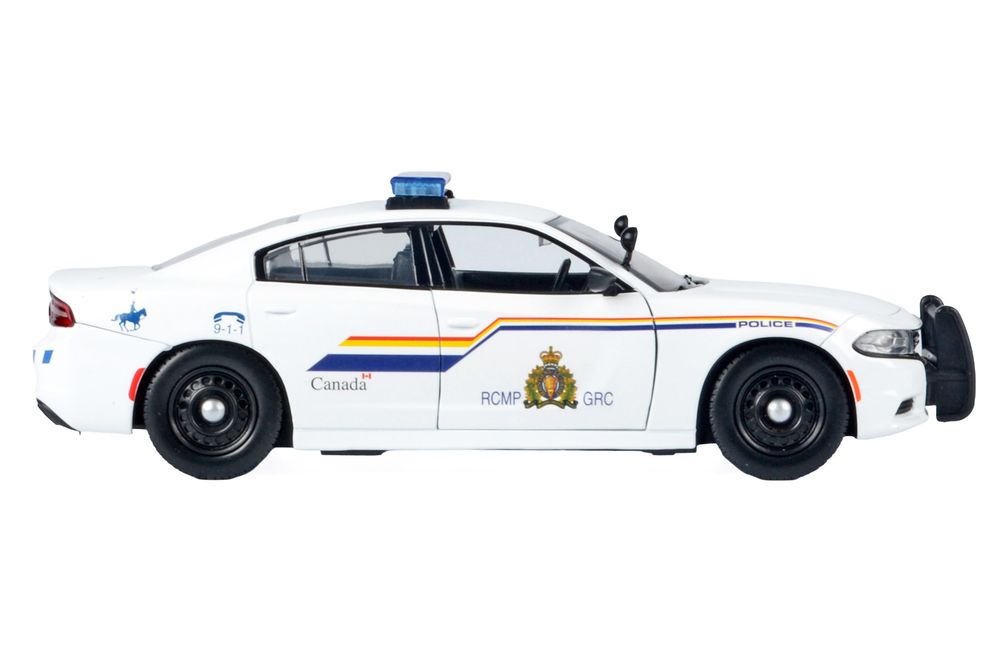 2023 Dodge Charger Pursuit Police Car "Royal Canadian Mounted Police (RCMP)" White with Flashing Light Bar and Front and Rear Lights and Sound 1/24 Diecast Model Car by Motormax view 2