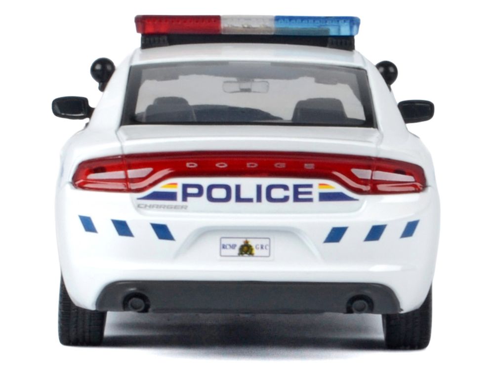2023 Dodge Charger Pursuit Police Car "Royal Canadian Mounted Police (RCMP)" White with Flashing Light Bar and Front and Rear Lights and Sound 1/24 Diecast Model Car by Motormax view 4