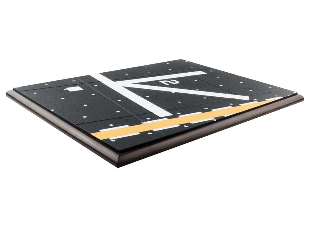 Modern Carrier Deck III Display Base 1/72 Model by Hobby Master view 2