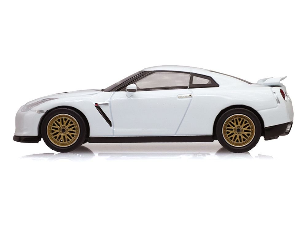 2007 Nissan GT-R (R35) Pearl White with Gold Wheels "Tokyo Torque" Series 10 1/64 Diecast Model Car by Greenlight view 2