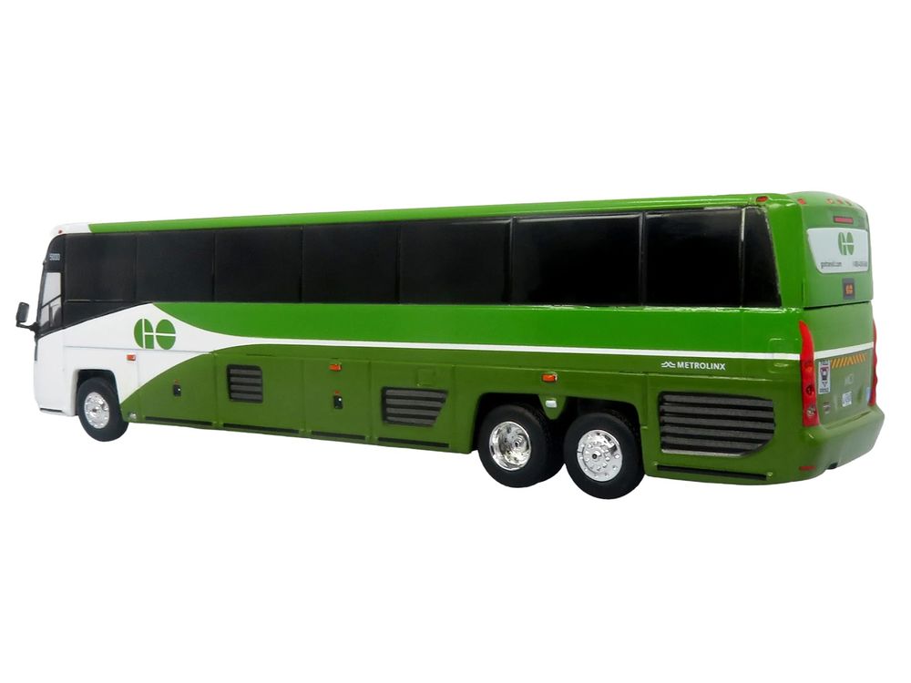 MCI D4520 Commuter Coach Bus "GO Transit" Green and White "The Bus & Motorcoach Collection" Limited Edition to 504 pieces Worldwide 1/87 (HO) Scale Diecast Model by Iconic Replicas view 3
