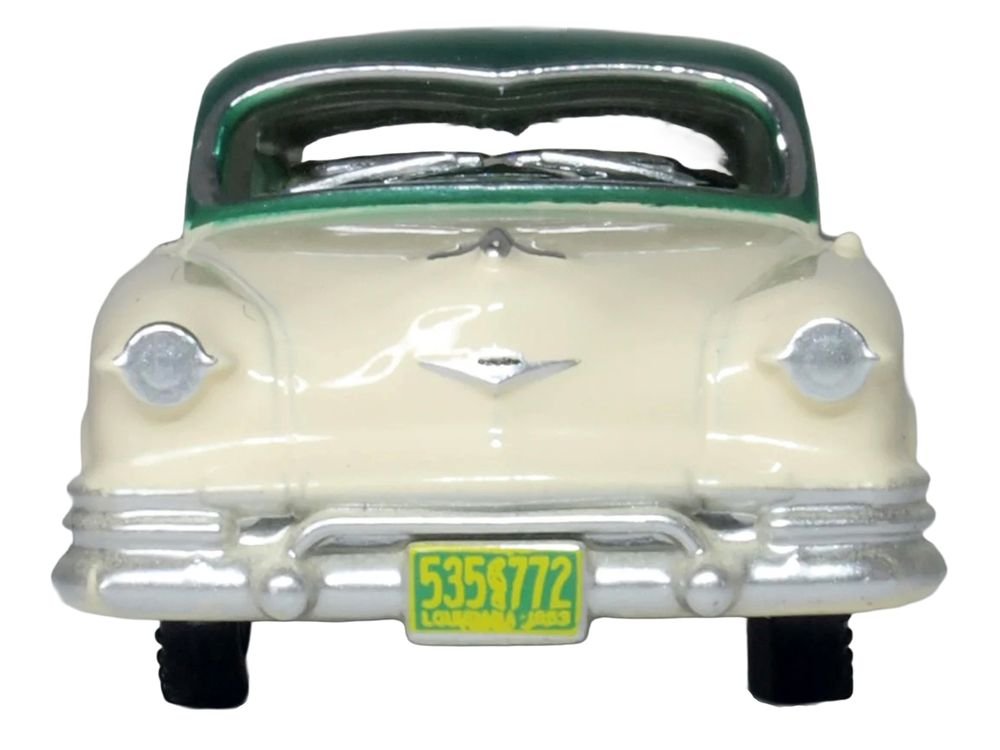 1953 Kaiser Manhattan Stardust Ivory with Jade Green Metallic Top 1/87 (HO) Scale Diecast Model Car by Oxford Diecast view 3