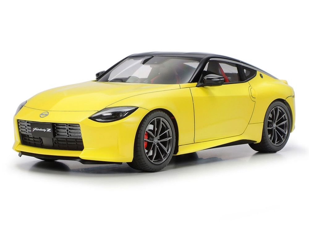 Model Kit Nissan Fairlady Z (RZ34) 1/24 Scale Model by Tamiya view 2
