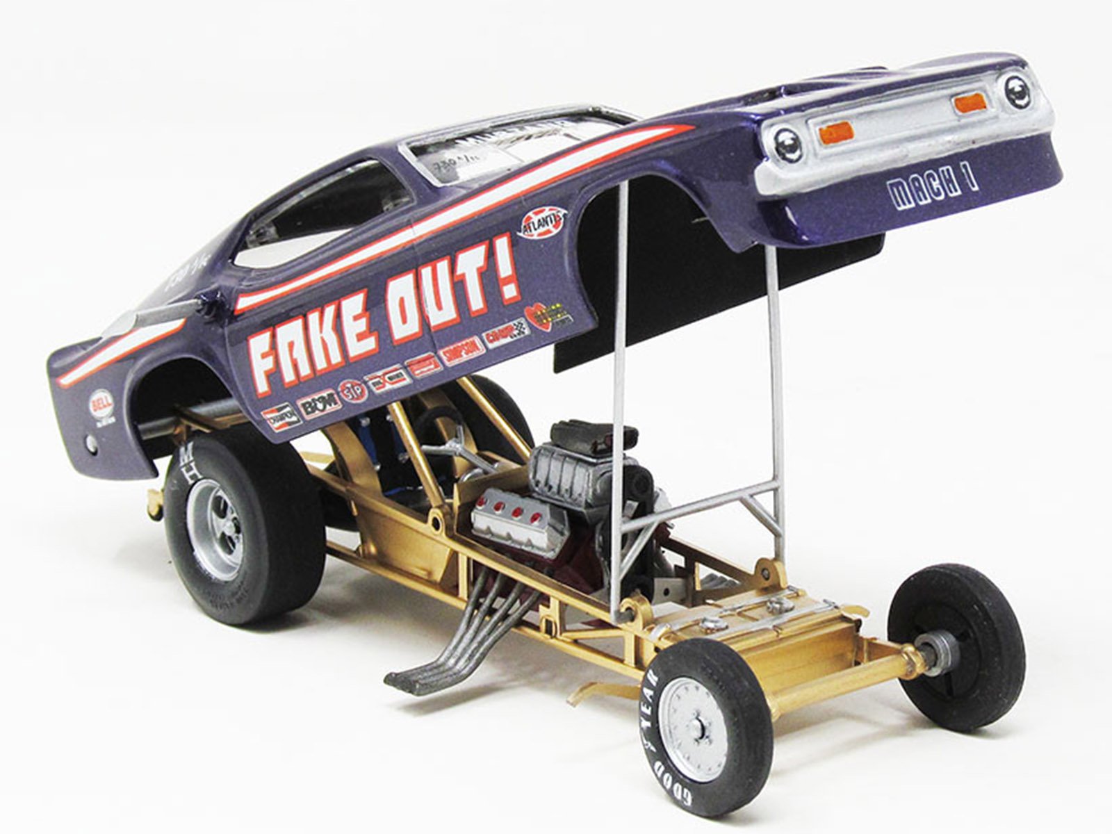 Model Kit Tom Daniel's "FAKE OUT!" Classic Funny Car (Snap-to-Build) 1/32 Scale Model by Atlantis view 3