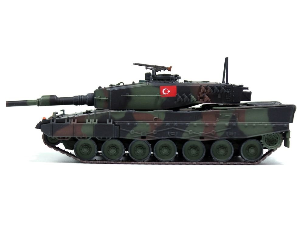 Leopard 2A4 Main Battle Tank "2nd Cavalry Armoured Brigade Turkey-Syria Border" (2016) Turkish Army "Armor Premium" Series 1/72 Diecast Model by Panzerkampf view 2