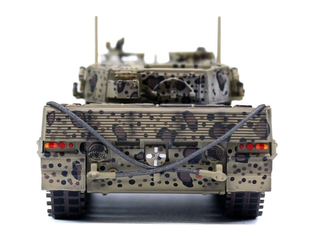 Leopard 2A4 Main Battle Tank "Jaguar Scheme" Austrian Army "Armor Premium" Series 1/72 Diecast Model by Panzerkampf view 5