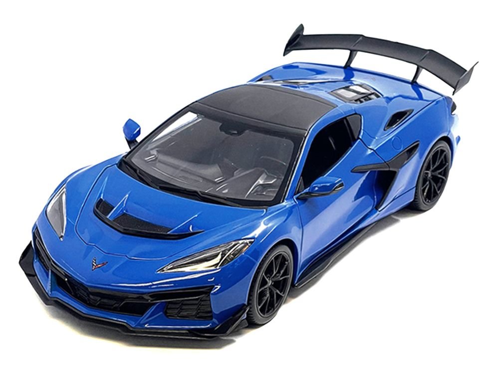 Chevrolet Corvette ZR1 Coupe Blue with Carbon Top "Special Edition" Series 1/18 Diecast Model Car by Maisto view 2
