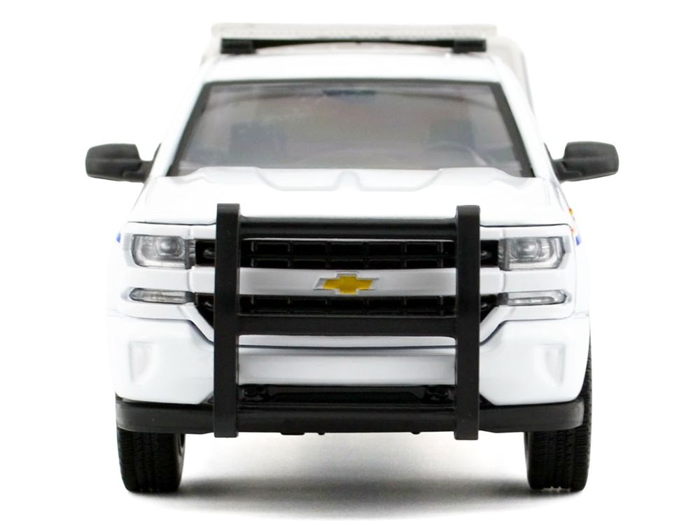 2017 Chevrolet Silverado 1500 LT Z71 Crew Cab Pickup Truck with Camper Box "Royal Canadian Mounted Police" White "Law Enforcement and Public Service" Series 1/24-1/27 Diecast Model Car by Motormax view 4