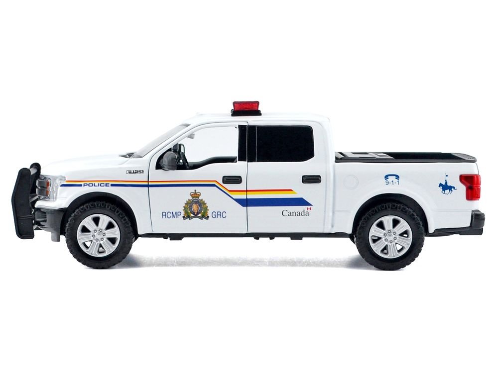 2019 Ford F-150 Lariat Crew Cab Pickup Truck "Royal Canadian Mounted Police" White with Flashing Light Bar and Front and Rear Lights and Sounds "Law Enforcement and Public Service" Series 1/24-1/27 Diecast Model Car by Motormax view 2