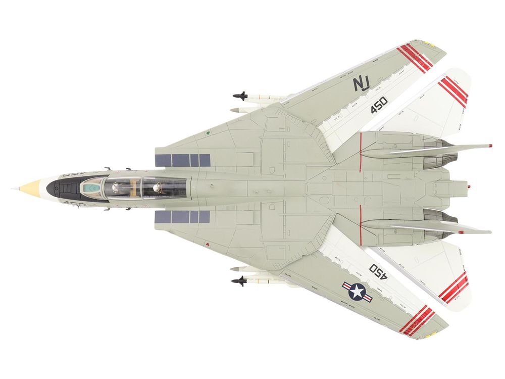 Grumman F-14A Tomcat Fighter Aircraft "VFA-124 Gunfighters" (1978) United States Navy "Air Power Series" 1/72 Diecast Model by Hobby Master view 4