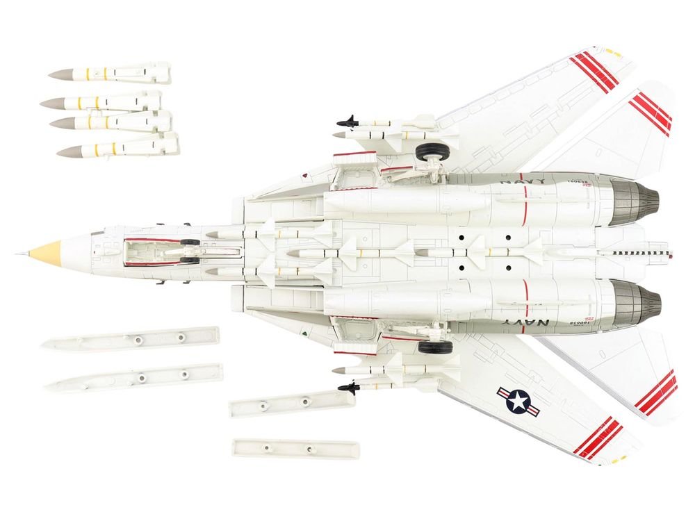 Grumman F-14A Tomcat Fighter Aircraft "VFA-124 Gunfighters" (1978) United States Navy "Air Power Series" 1/72 Diecast Model by Hobby Master view 5