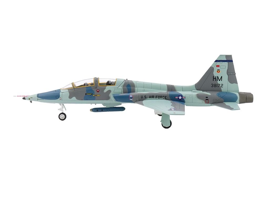 Northrop AT-38B Talon Aircraft "63-8172 479th TTW LIFT Trainer NASA" (1980s) United States Air Force "Air Power Series" 1/72 Diecast Model by Hobby Master view 2