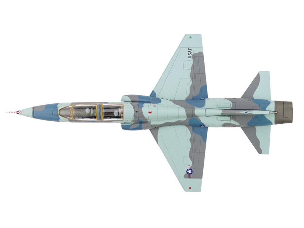 Northrop AT-38B Talon Aircraft "63-8172 479th TTW LIFT Trainer NASA" (1980s) United States Air Force "Air Power Series" 1/72 Diecast Model by Hobby Master view 3