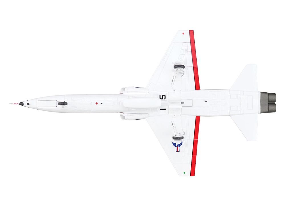 Northrop T-38A Talon Aircraft "61-0856 United States Naval Test Pilot School NAS Patuxent River NASA" (2005) United States Navy "Air Power Series" 1/72 Diecast Model by Hobby Master view 4
