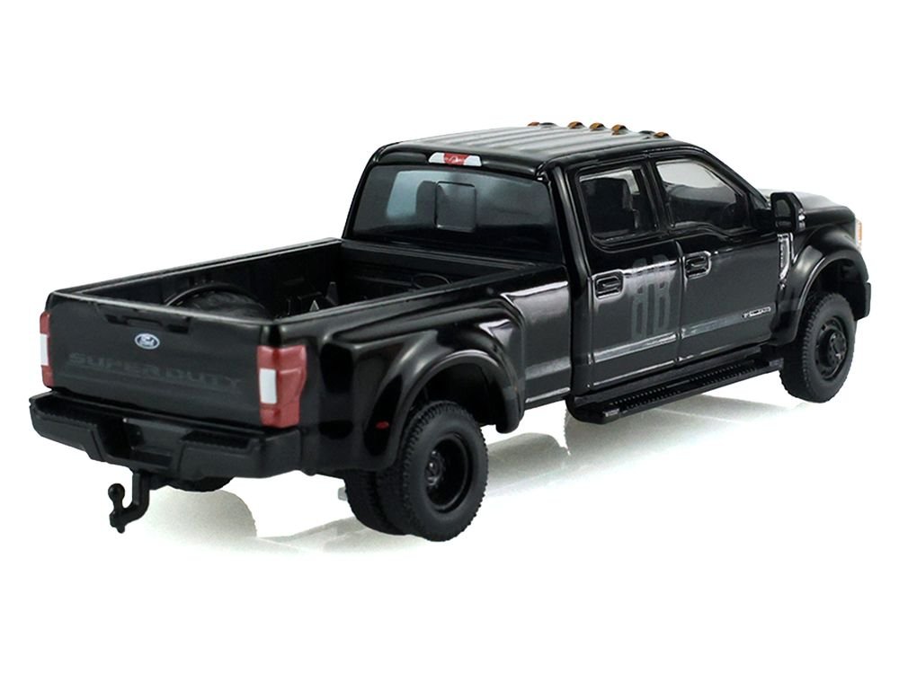 2020 Ford F-450 XL Super Duty Pickup Truck Black "Black Bandit" Series 31 1/64 Diecast Model Car by Greenlight view 3