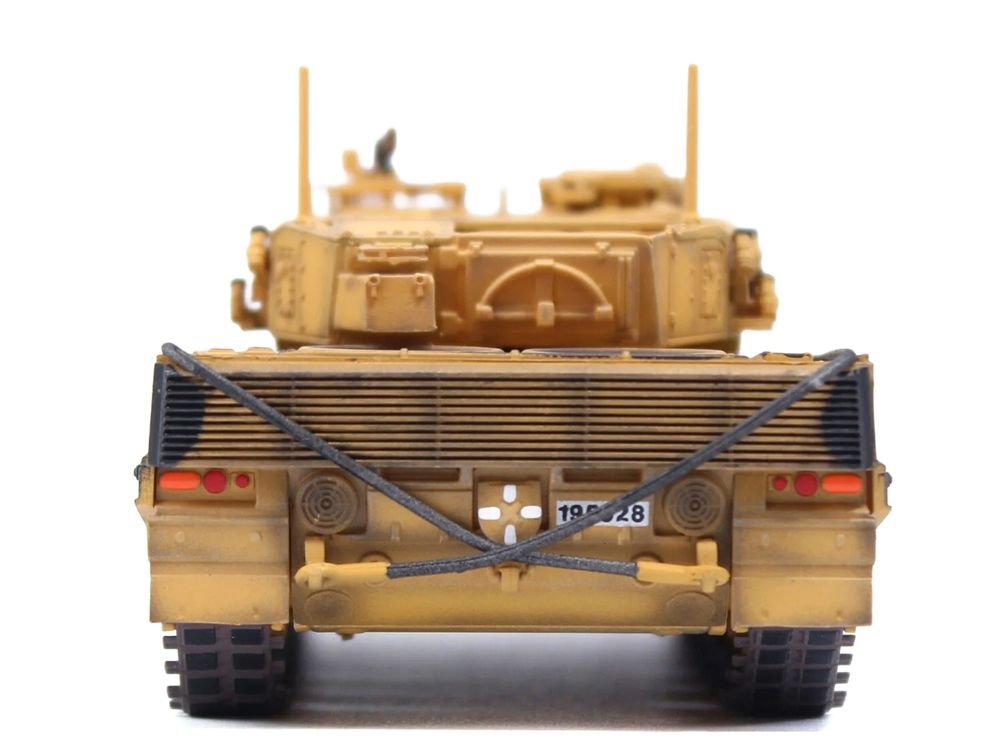 Leopard 2A4 Main Battle Tank "Desert Camouflage 2nd Cavalry Armored Brigade Turkey-Syrian Border" (2016) Turkish Army "Armor Premium" Series 1/72 Diecast Model by Panzerkampf view 5