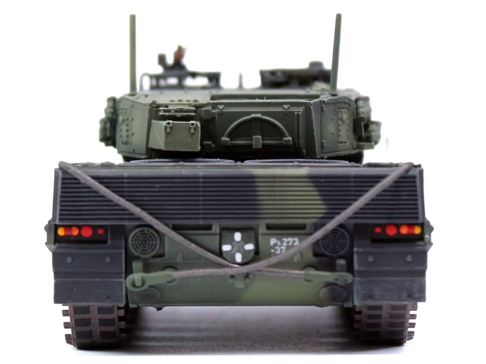 Leopard 2A4 Main Battle Tank "Finland" Finnish Army "Armor Premium" Series 1/72 Diecast Model by Panzerkampf view 5