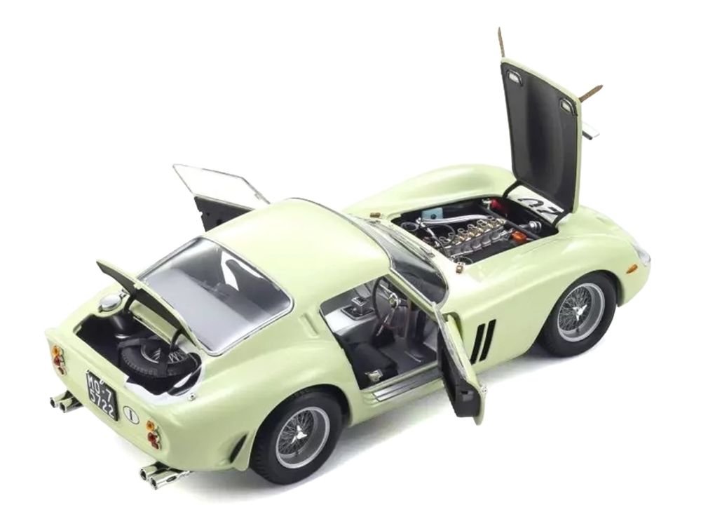 Ferrari 250 GTO #20 Innes Ireland - Masten Gregory "24 Hours of Le Mans" (1962) 1/18 Diecast Model Car by Kyosho view 2