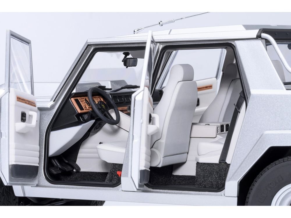 Lamborghini LM002 Argento Silver Metallic with White Interior 1/18 Model Car by Autoart view 4