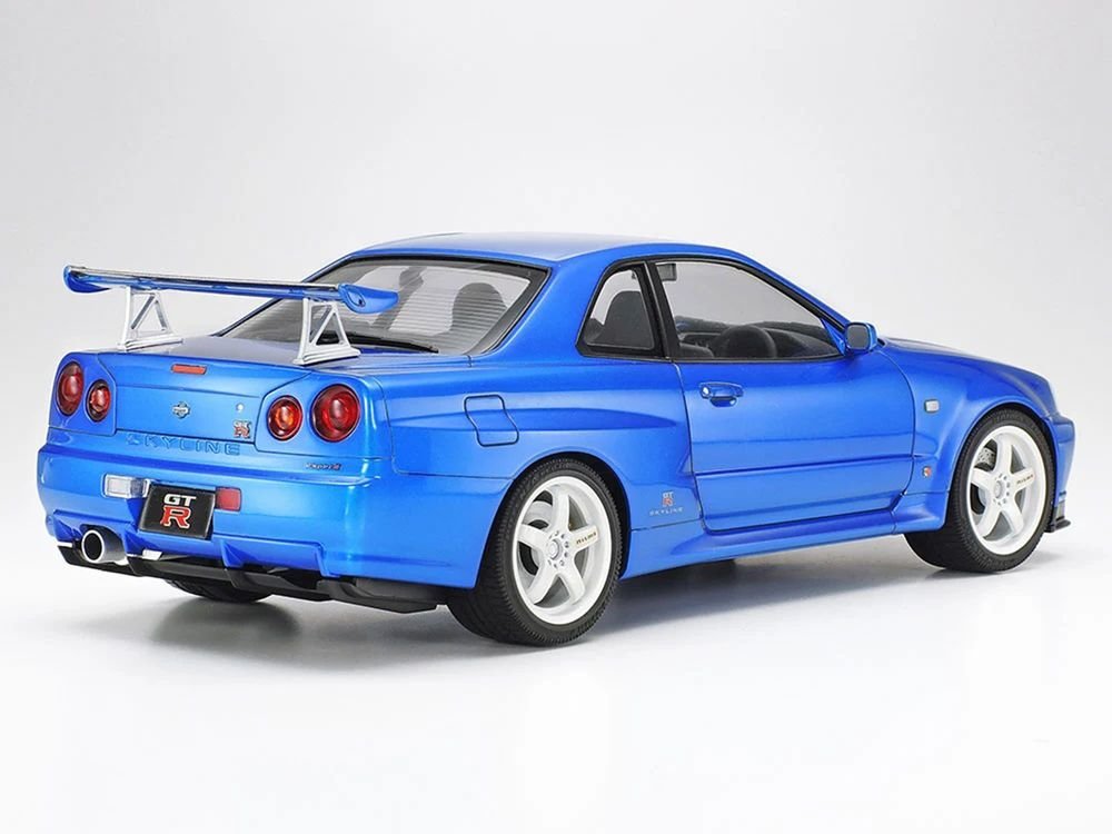 Model Kit Nissan Skyline GT-R (R34) V-Spec II 1/24 Scale Model by Tamiya view 3
