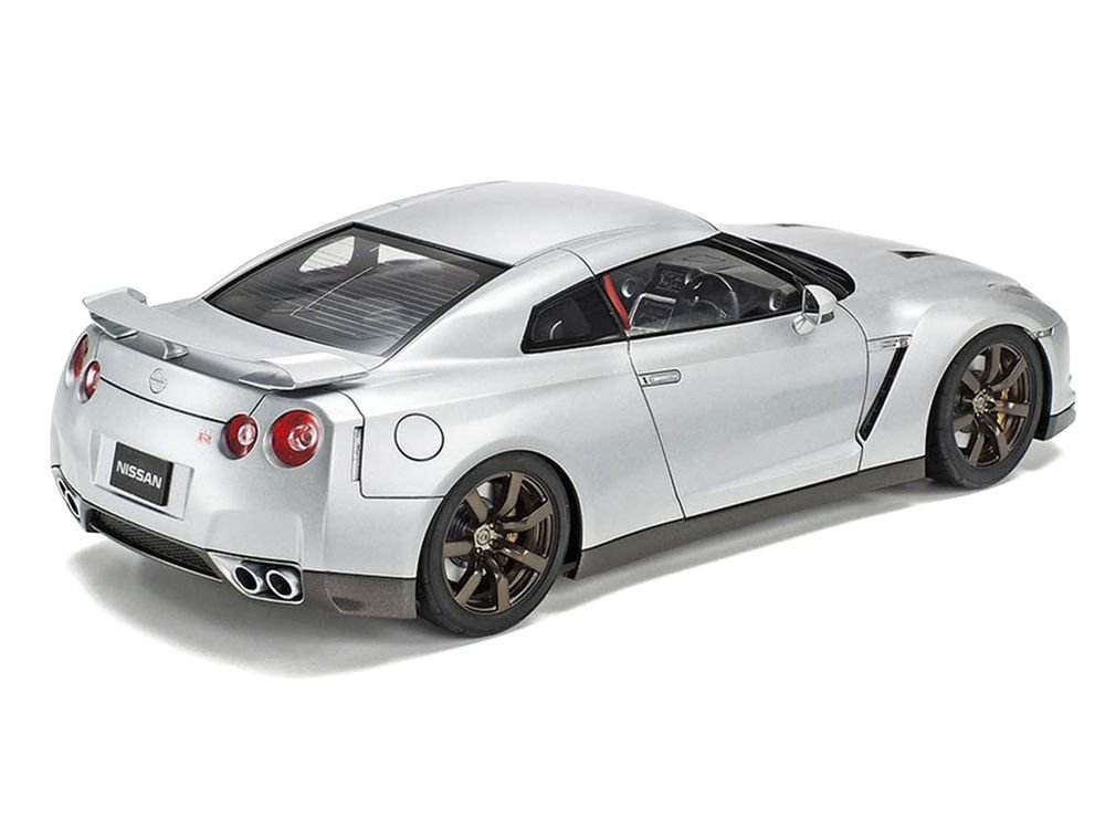 Model Kit Nissan GT-R (R35) 1/24 Scale Model by Tamiya view 5