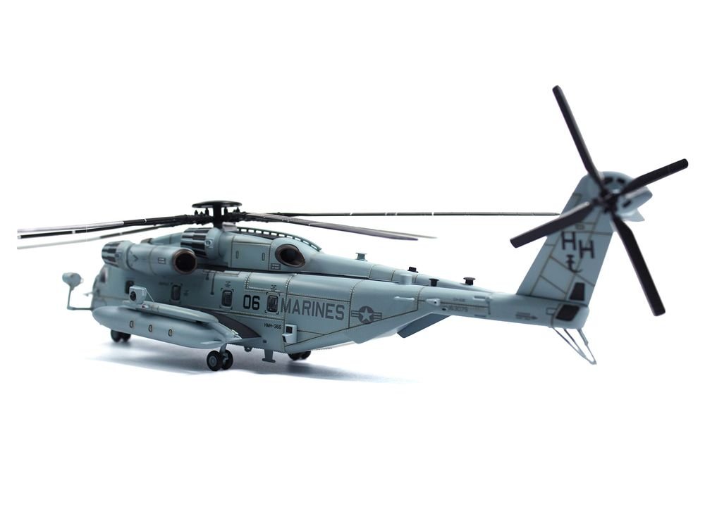 Sikorsky CH-53E Super Stallion Helicopter #06 "163075 HMH-366 Hammerheads Exercise Trident Juncture Vinnu Norway" (2018) United States Marine Corps 1/72 Diecast Model by Panzerkampf view 3