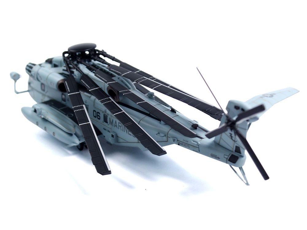 Sikorsky CH-53E Super Stallion Helicopter #06 "163075 HMH-366 Hammerheads Exercise Trident Juncture Vinnu Norway" (2018) United States Marine Corps 1/72 Diecast Model by Panzerkampf view 4