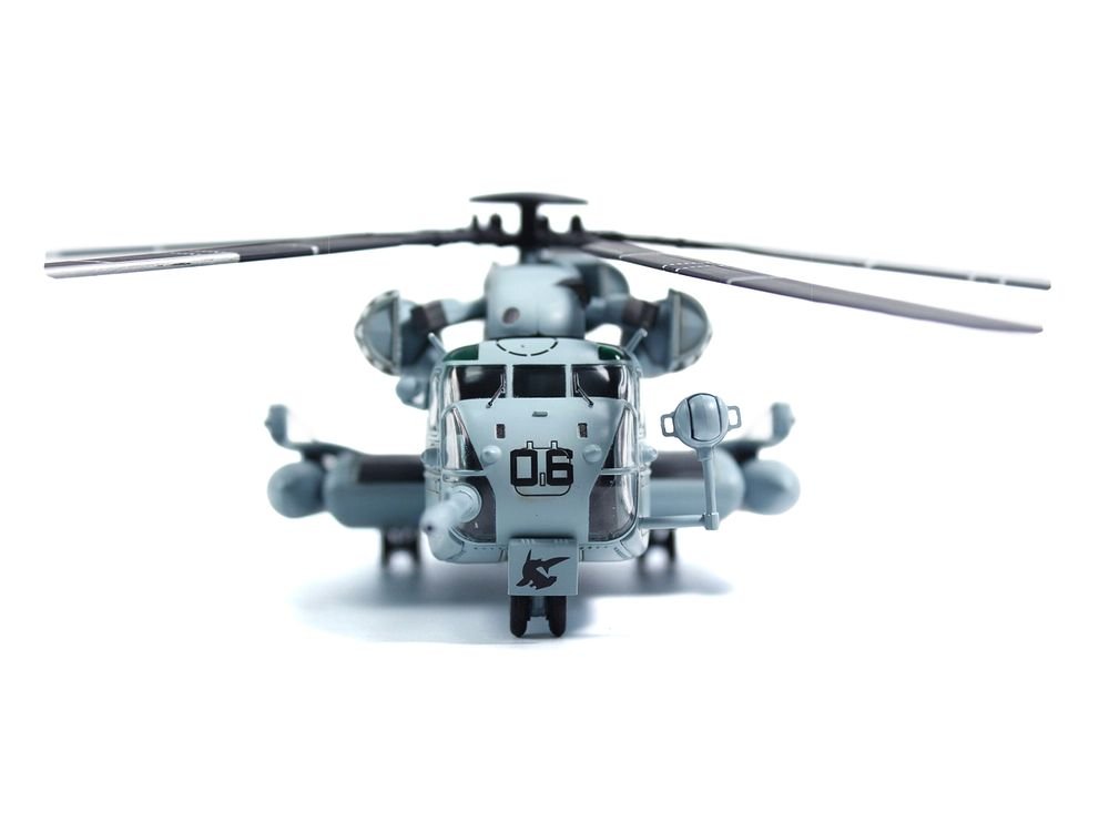 Sikorsky CH-53E Super Stallion Helicopter #06 "163075 HMH-366 Hammerheads Exercise Trident Juncture Vinnu Norway" (2018) United States Marine Corps 1/72 Diecast Model by Panzerkampf view 5