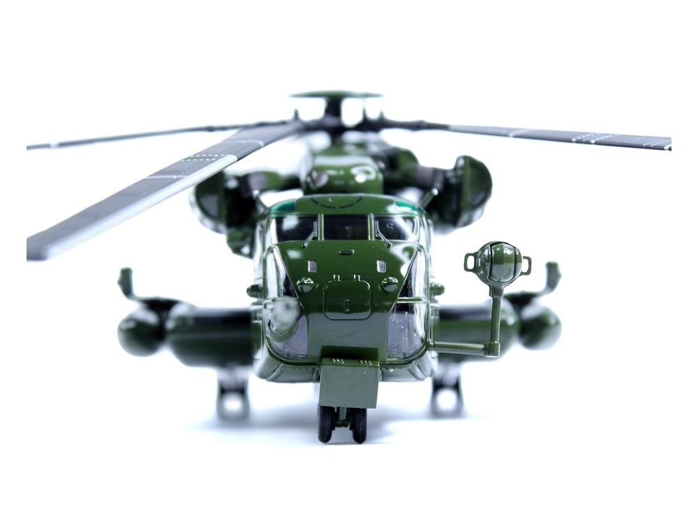 Sikorsky CH-53E Sea Stallion Helicopter #32 "HMX-1 Nighthawks MCAS Quantico VA" United States Marine Corps 1/72 Diecast Model by Panzerkampf view 5