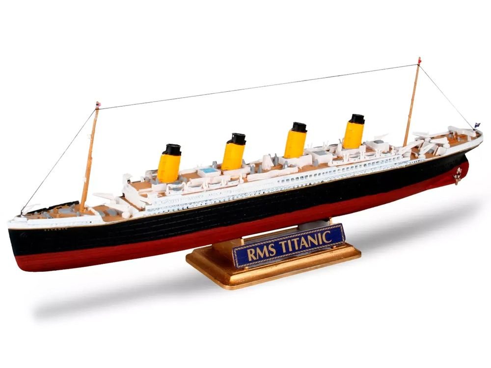 Level 4 Model Kit R.M.S. Titanic All-Included Kit 1/1200 Scale Model by Revell view 2
