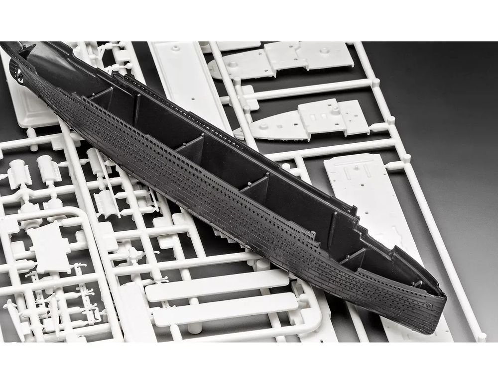 Level 4 Model Kit R.M.S. Titanic All-Included Kit 1/1200 Scale Model by Revell view 3