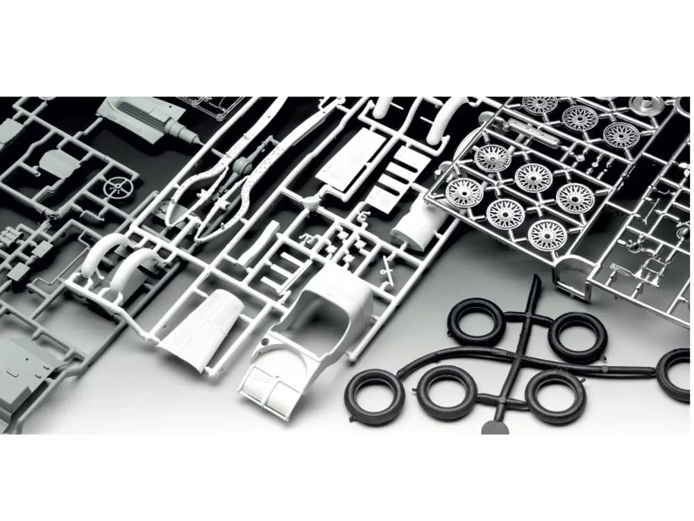 Level 4 Model Kit Mercedes-Benz SSKL All-Included Kit 1/32 Scale Model by Revell view 3