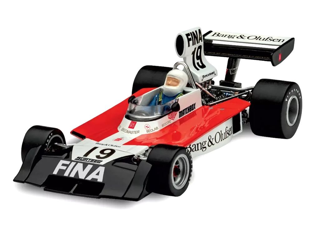 Level 5 Model Kit Surtees TS16/03 All-Included Kit 1/32 Scale Model by Revell view 2