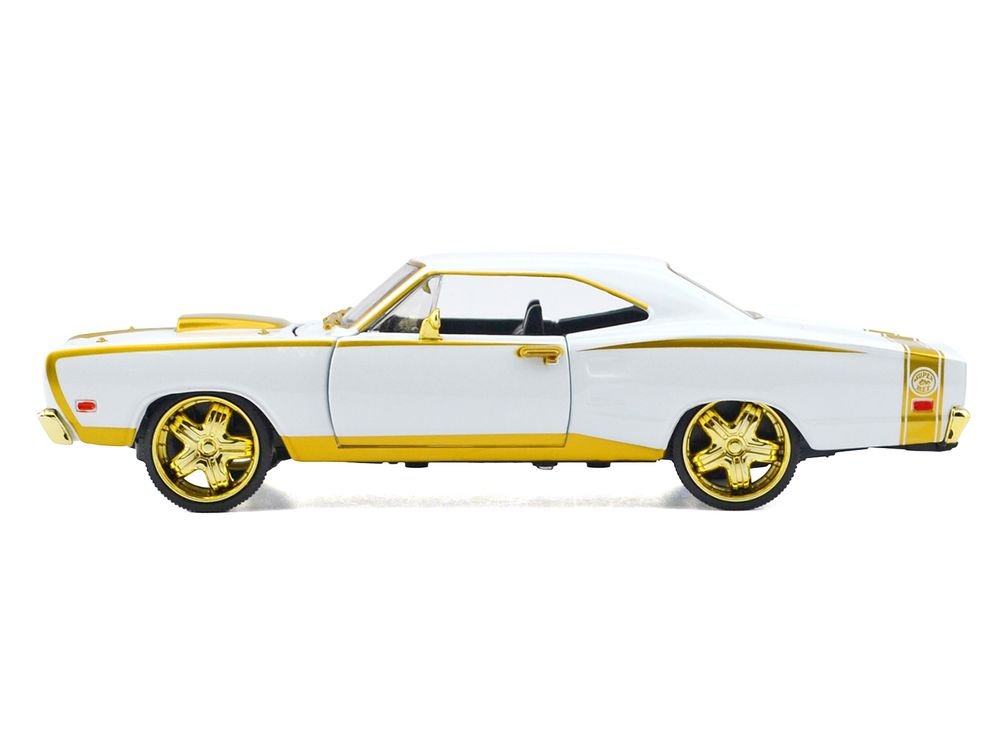 1969 Dodge Coronet Super Bee White Metallic with Gold Accents "Luxe Legends" Series 1/24 Diecast Model Car by Motormax view 2