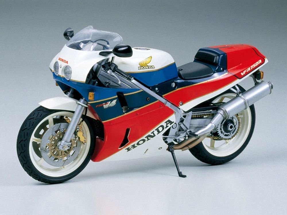 Model Kit Honda VFR750R Motorcycle 1/12 Scale Model by Tamiya view 2
