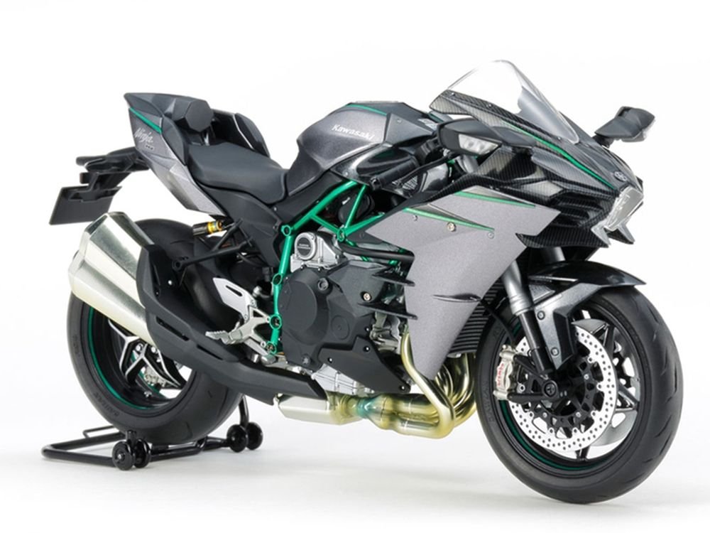 Model Kit Kawasaki Ninja H2 Carbon Motorcycle 1/12 Scale Model by Tamiya view 2