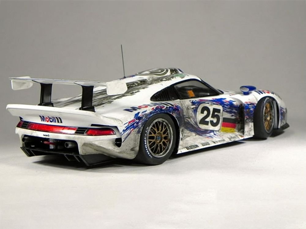 Model Kit Porsche 911 GT1 "24 Hours of Le Mans" (1996) 1/24 Scale Model by Tamiya view 3